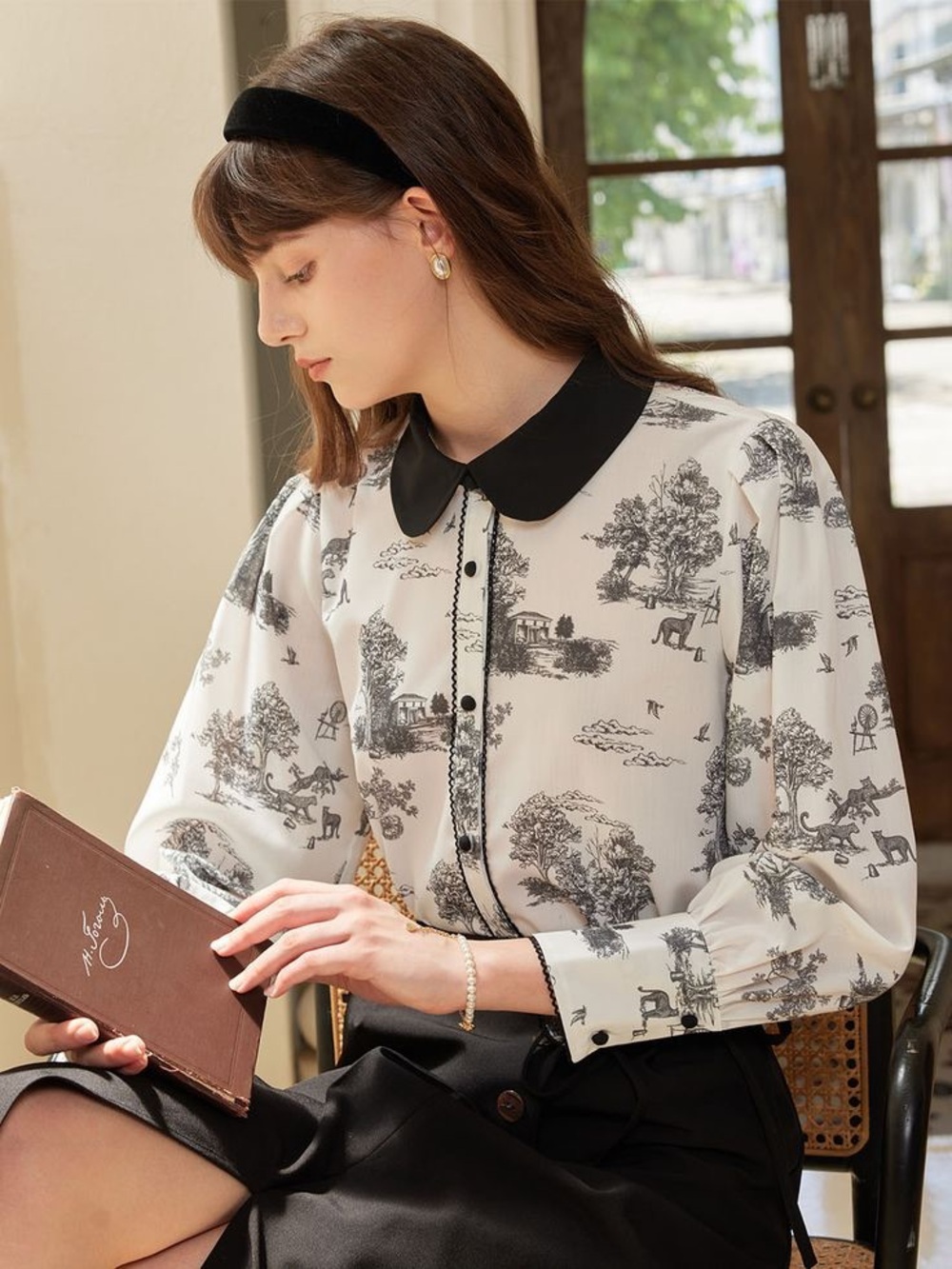 Simple Retro Evelyn Exclusive Printed Contrasting Doll Collar Blouse